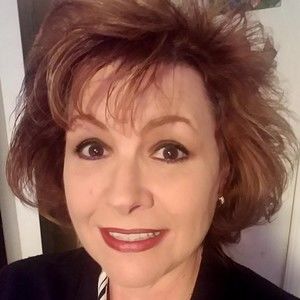 Meet your Posher, Carolyn